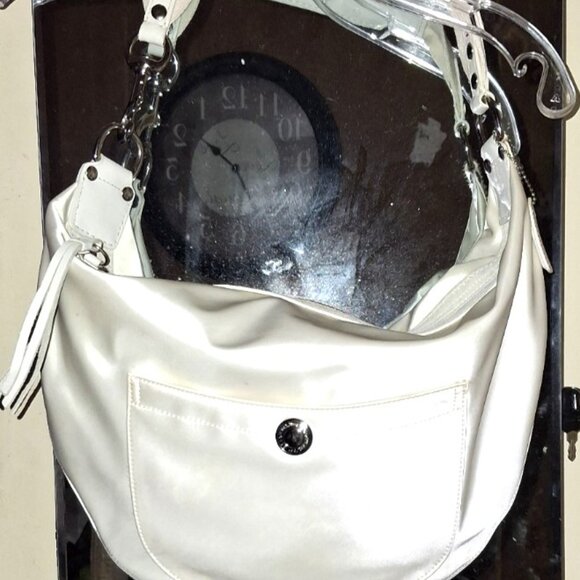 COACH AUTHENTIC WHITE HAMPTON HOBO IN EXCELLENT CLEAN CONDITION - Picture 2 of 7